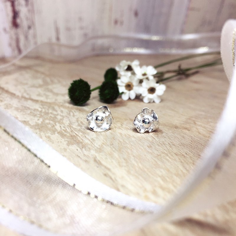 MIH Metalworking Jewelry | Bring you flowers sterling silver earrings bring you flowers sterling silver earrings - ต่างหู - โลหะ สีเงิน