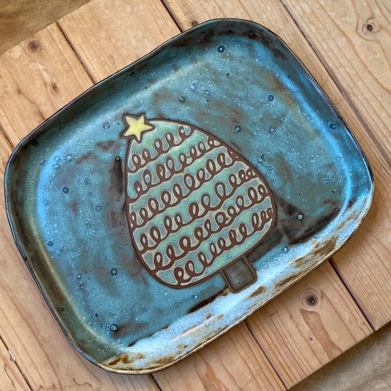 【タケ-TA KE Studio】聖誕樹盤 - 盤子/餐盤/盤架 - 陶 綠色