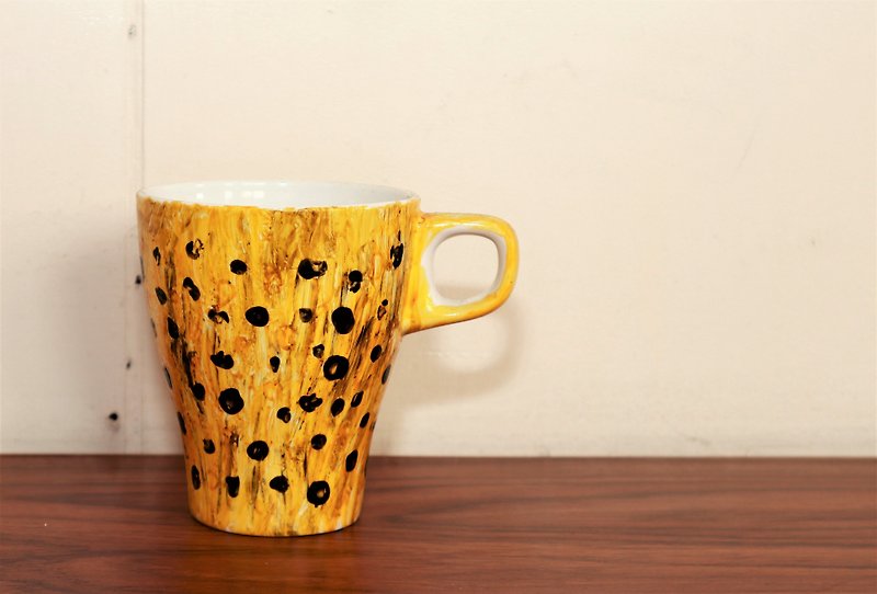 Limited Valentine's Day Gift Leopard Hand-painted Roasted Cup (limited edition) - แก้วมัค/แก้วกาแฟ - โลหะ สีเหลือง