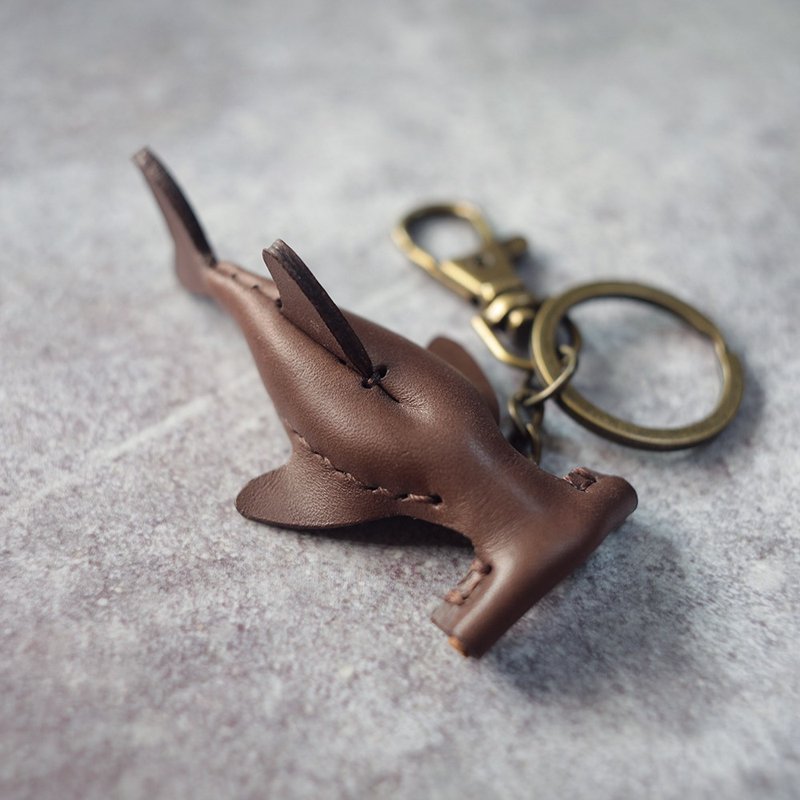 ONE+ Hammerhead shark Key holder - ที่ห้อยกุญแจ - หนังแท้ สีนำ้ตาล