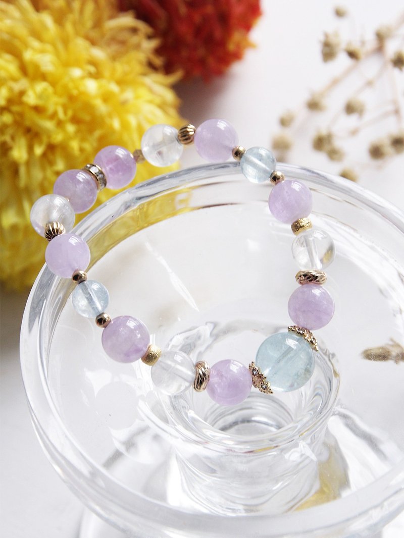 Gentle girl design bracelet - Bracelets - Crystal Blue