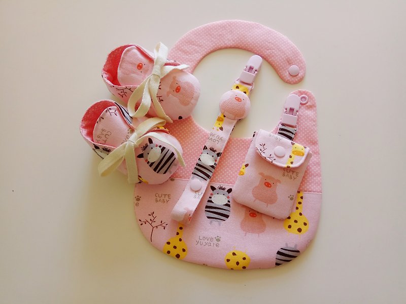 粉粉動物彌月禮物 嬰兒鞋+圍兜+平安符袋+奶嘴夾 - 滿月禮物 - 棉．麻 粉紅色