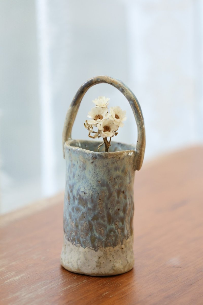 交換禮物/冰雪奇緣侘寂風迷你提把乾花器 花插小瓶辦公室療癒小物 - 花瓶/花器 - 陶 卡其色