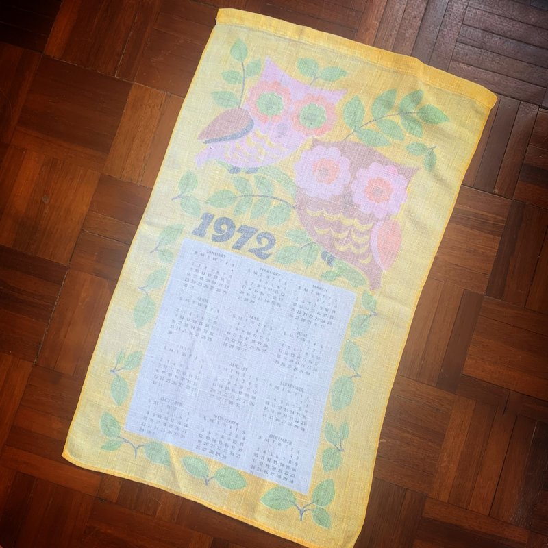 1972 美國早期布面月曆 貓頭鷹 - 壁貼/牆壁裝飾 - 棉．麻 黃色