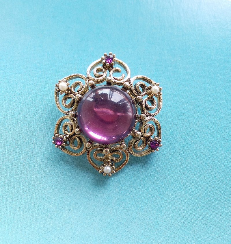 Vintage Jewelry 西洋古董飾品 優雅古典 花形 小巧 別針 - 徽章/別針 - 其他金屬 金色