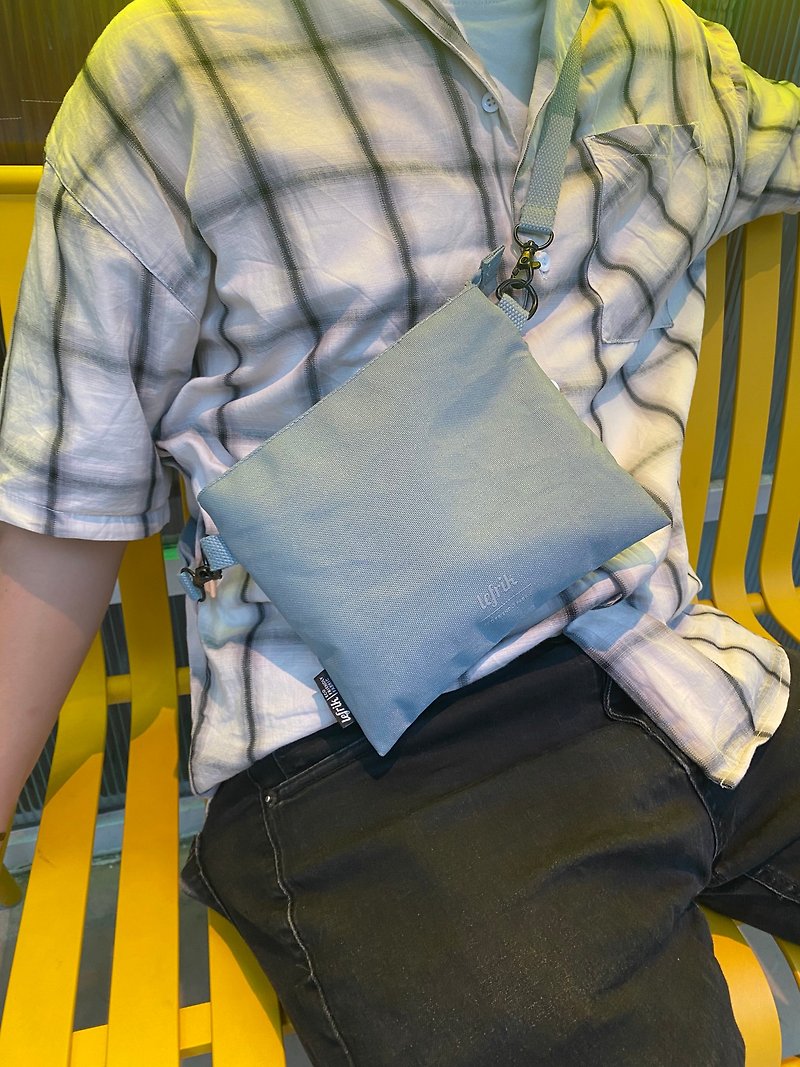 Lefrik from Spain - Arizona Should Bag | Arctic | Waterproof Shoulder Bag - กระเป๋าแมสเซนเจอร์ - พลาสติก สีน้ำเงิน