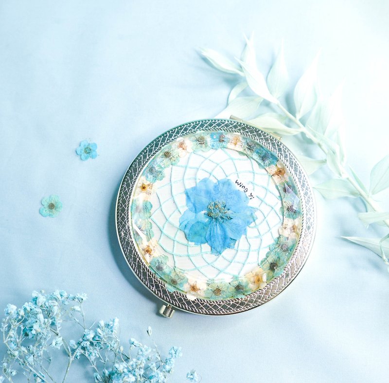 Pressed Flower Dreamcatcher Compact Mirror | Tiffany Blue, Sky Blue & Silver - Makeup Brushes - Other Metals Green