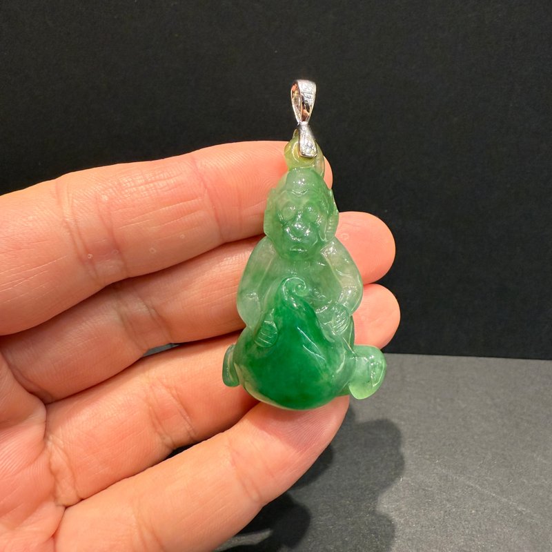 瀚玉珠寶 天然緬甸冰種翡翠 吉猴獻壽 K金墜 十二生肖猴子 壽桃 - 其他 - 玉石 