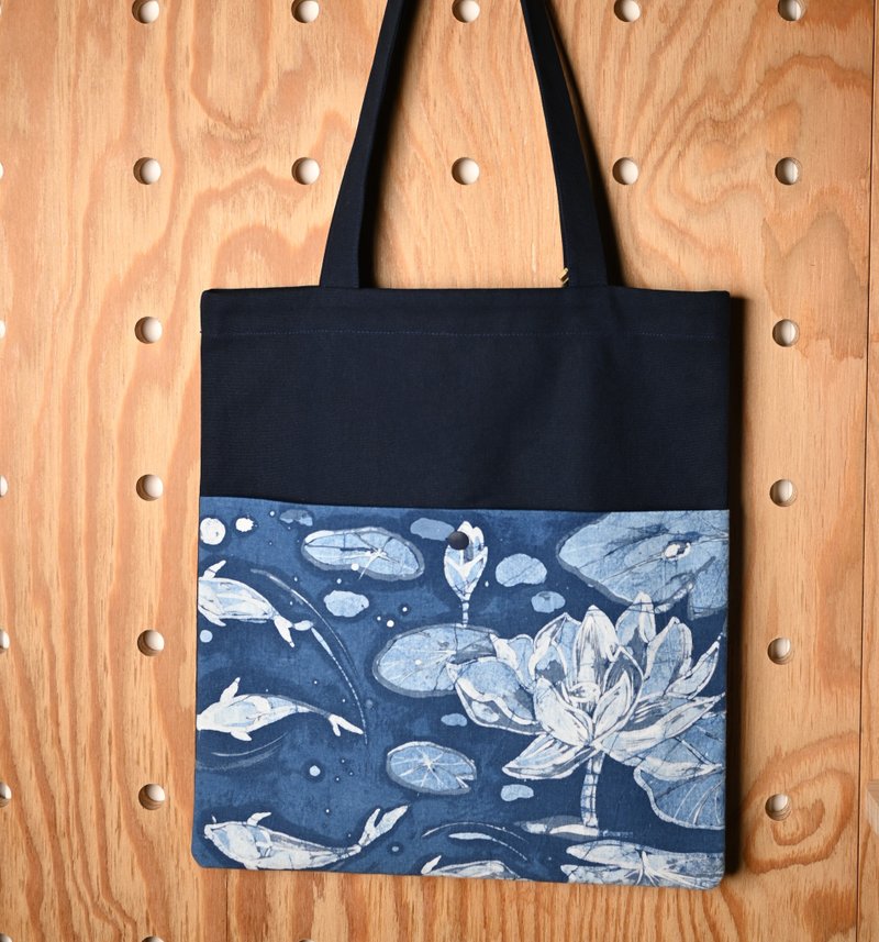 Indigo dye tote bag/handbag-Hai Chi - กระเป๋าถือ - ผ้าฝ้าย/ผ้าลินิน สีน้ำเงิน