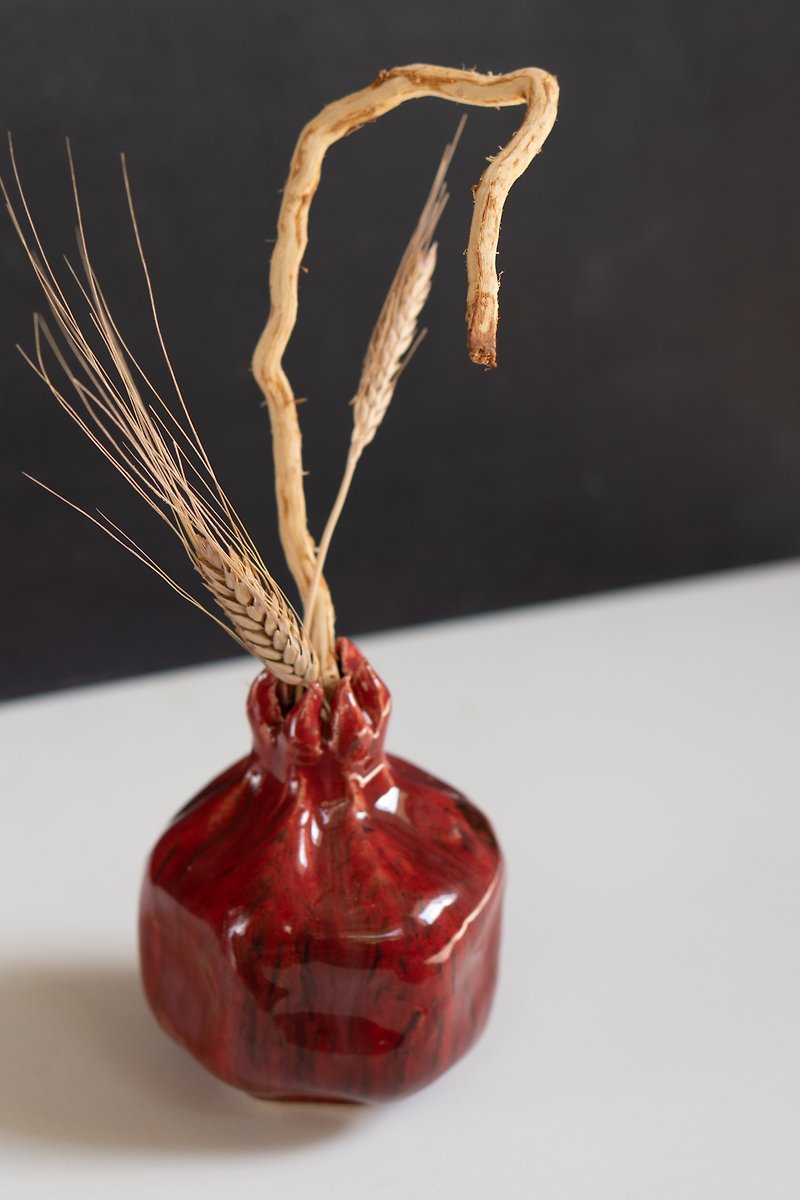 ดินเผา เซรามิก สีแดง - Handmade Ceramics Pomegranate Vase for Mom / Pottery Pomegranate Art Vase