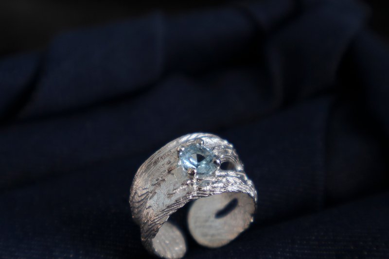 Natural texture layered mountain shadow texture Silver inlaid with special-shaped aquamarine wide arm open ring - General Rings - Sterling Silver Silver