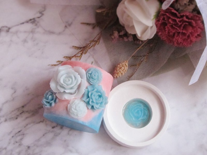 [Customized] Rococo Rose Scented Candle Gift Box - เทียน/เชิงเทียน - ขี้ผึ้ง สึชมพู