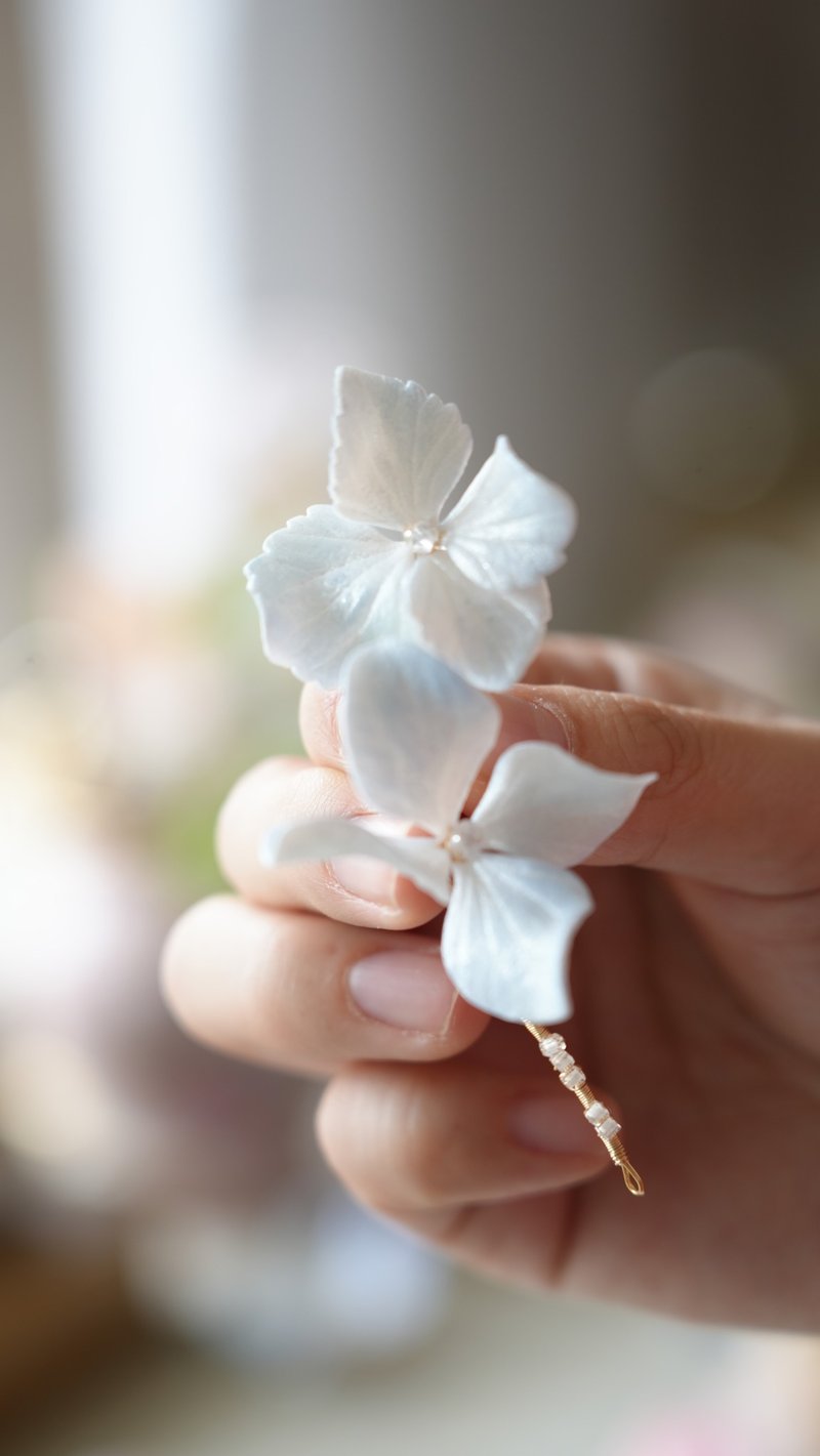 Polymer clay hydrangea hair accessories can be changed into brooch hairpins and hairpins. Please send a private message to the designer for customization. - Hair Accessories - Pottery White