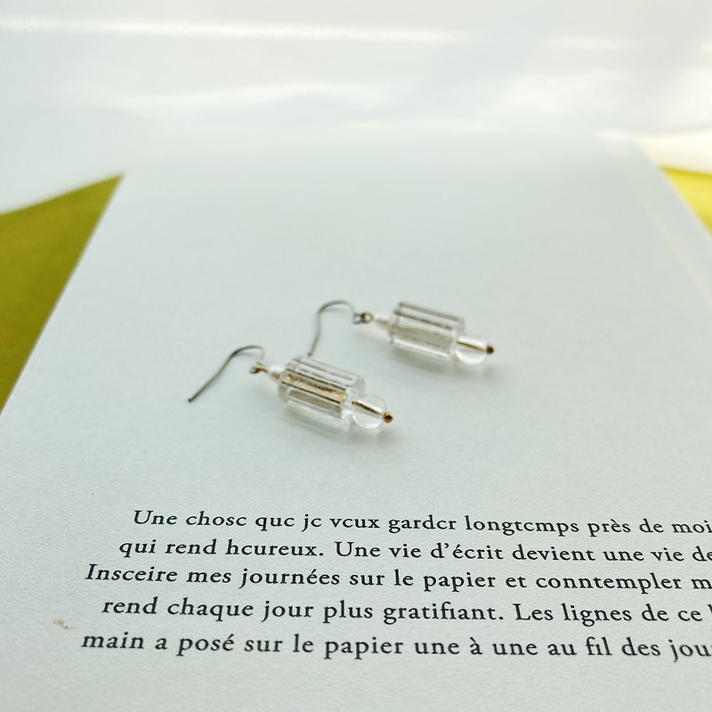 【Sumi】Pearl crystal earrings - Earrings & Clip-ons - Pearl Transparent