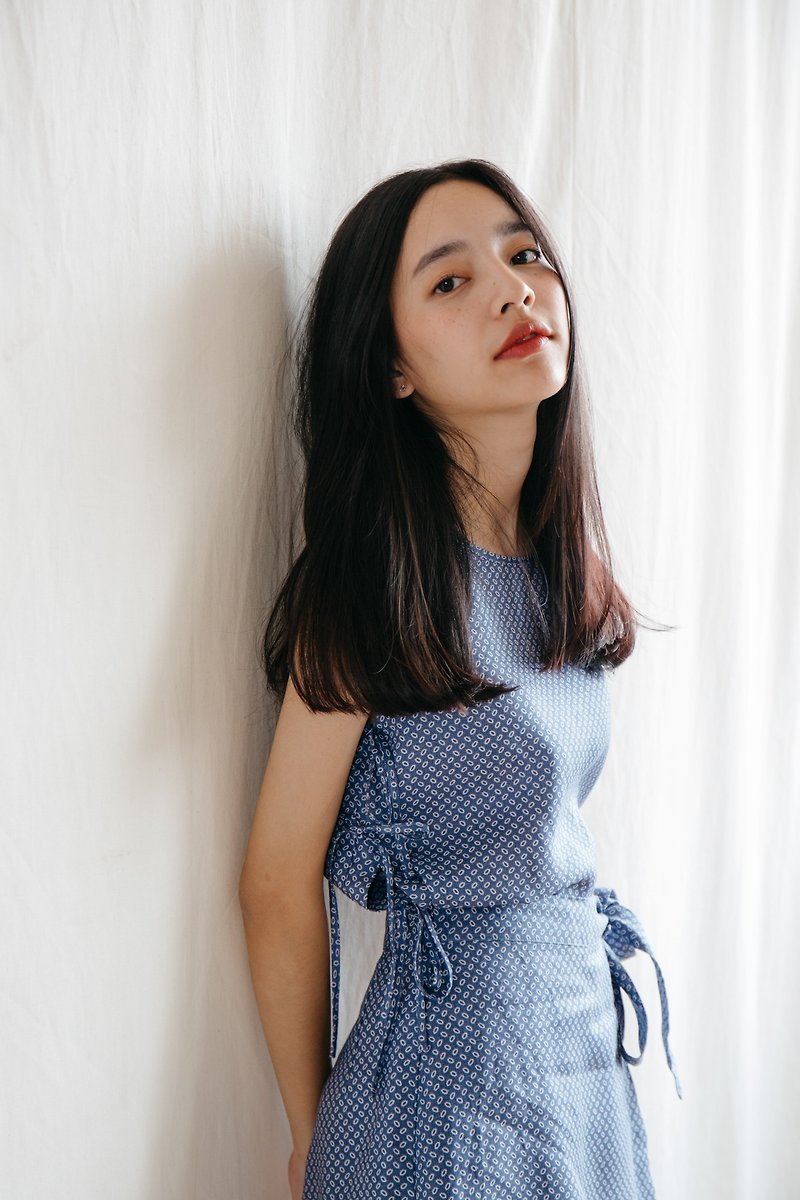 Tie Side Camisole Top in Blue paisley (Limited) - 背心/無袖上衣 - 棉．麻 藍色
