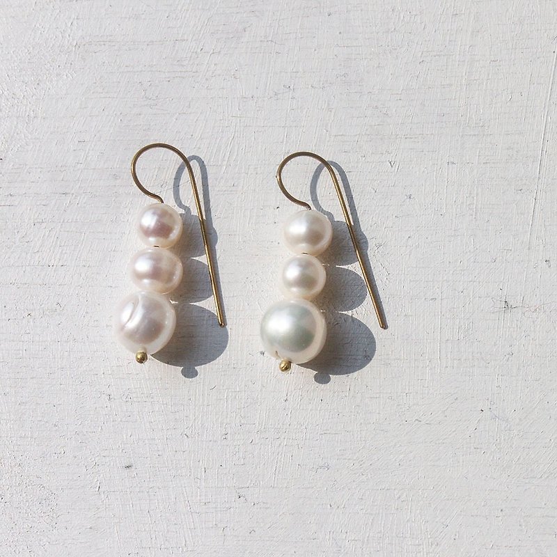 Moon Ball Peal Dangle Brass Earrings – Brass Hooks / Clip-Ons - Earrings & Clip-ons - Gemstone White