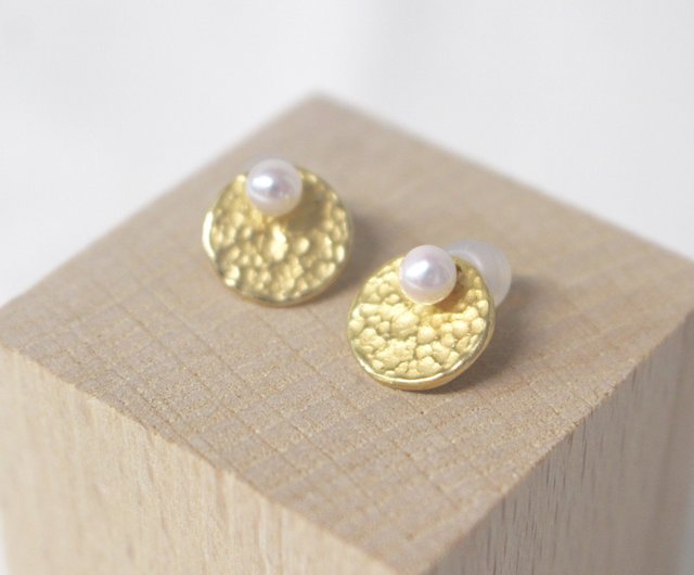 Akoya Pearl Round Petit Pierce Gold Color - Shop carcajou Earrings