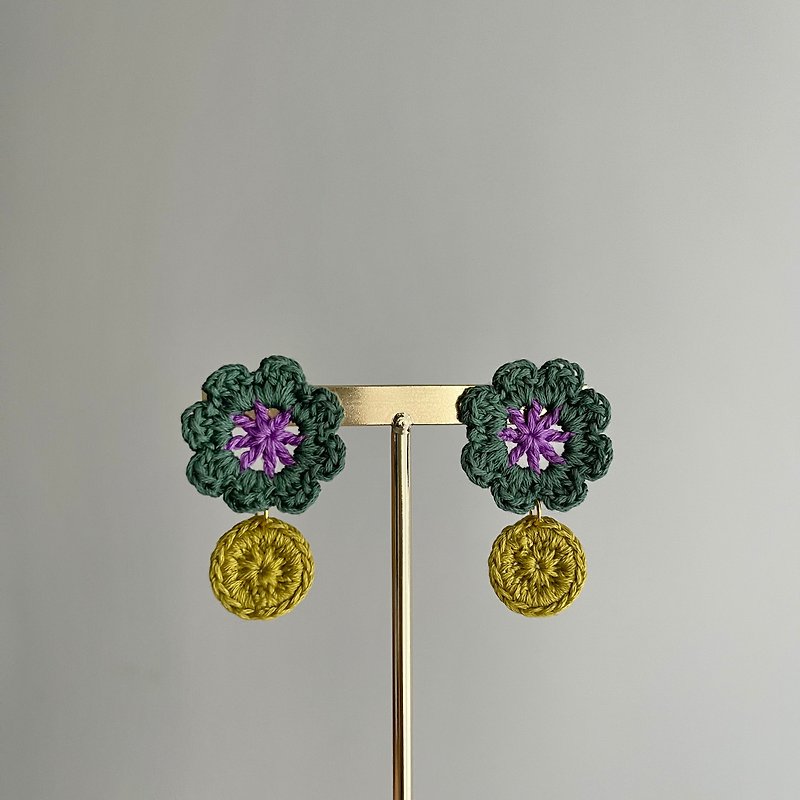 Crochet flower little circle drop earrings - Earrings & Clip-ons - Thread 