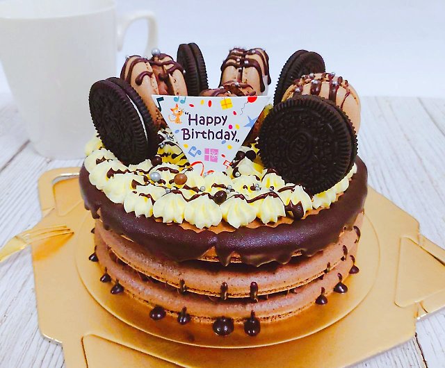 6インチマカロンタワー チョコレートシーソルト 誕生日プレゼント お祝いのバースデーケーキとして使用できます ショップ Cynzen Dessert ケーキ デザート Pinkoi