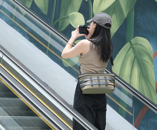 撥水 取り外し可能 折りたたみ 仕切り クロスボディバッグ