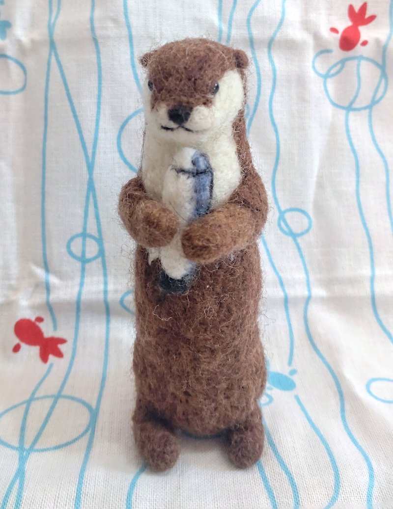 Needle Felt Animal Sea Otter And Fish - Stuffed Dolls & Figurines - Wool Brown
