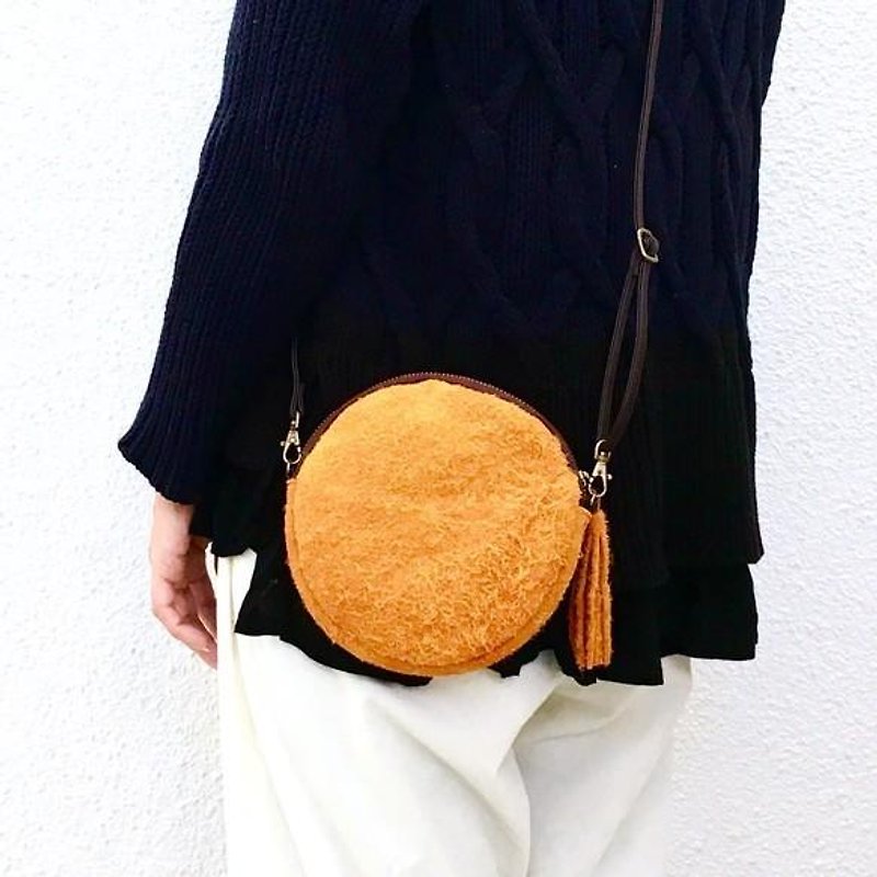 "Genuine leather" Angora velor with a tassel 2 Way Pochette [Mandarin orange] - กระเป๋าเครื่องสำอาง - หนังแท้ สีส้ม
