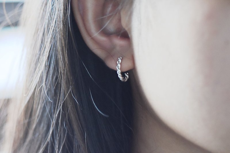 麻花捲 | 圈式耳環 925純銀 簡約 手工銀飾 情人禮物 - 耳環/耳夾 - 純銀 銀色