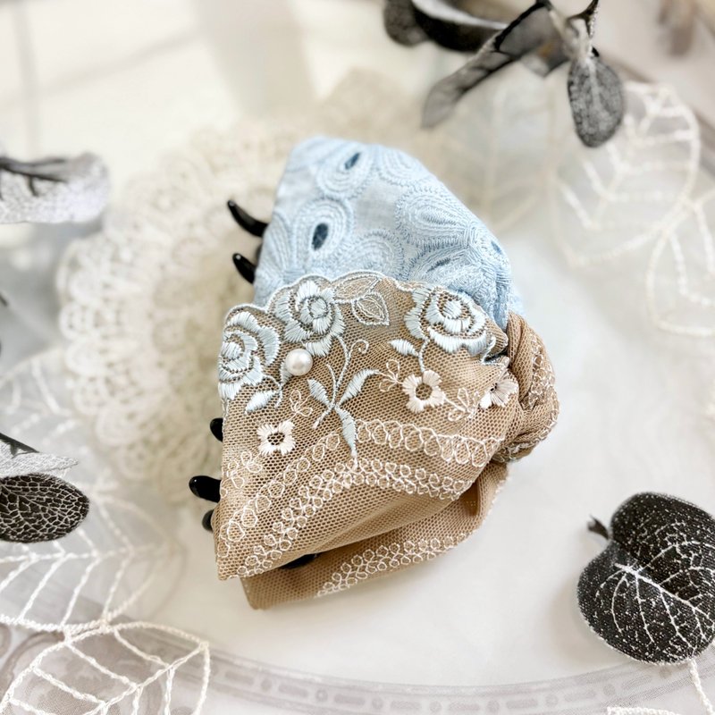 三角蝴蝶結抓夾 / 鯊魚夾 髮夾 英式刺繡蕾絲 包頭 手工 頭飾 - 髮夾/髮圈 - 其他材質 多色
