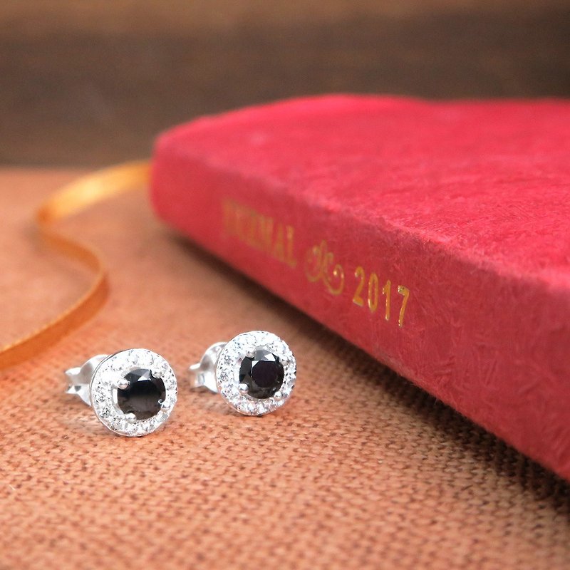 Single diamond gypsophila 925 sterling silver earrings 7mm (a pair-two colors optional) - ต่างหู - เงินแท้ สีเงิน