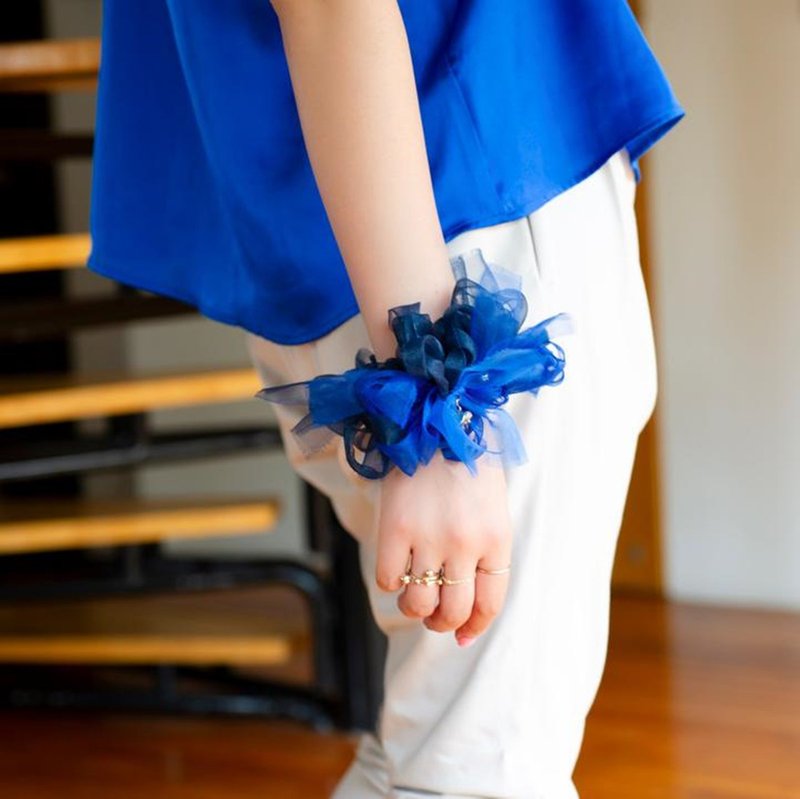 Lapis Lazuli | Blooming Scrunchie | September and December Birthstone - เครื่องประดับผม - วัสดุอื่นๆ สีน้ำเงิน