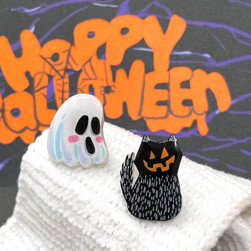 Ghost black cat hand-painted earrings - ต่างหู - พลาสติก สีดำ