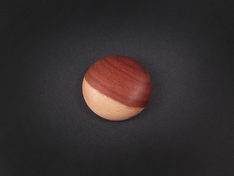 Healing Small Things - Small Universe Planet Series / Log Healing Stone / Paper Town / Red Sandalwood - ของวางตกแต่ง - ไม้ สีแดง