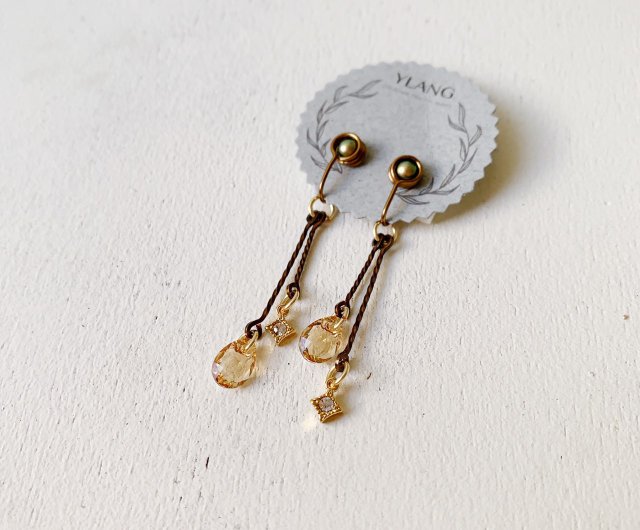 Swarovski 水滴型クリスタルピアス SWAROVSKI - 水滴 ティアドロップ フックピアス スワロフスキー
