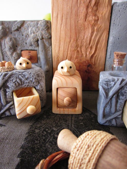 鳥のミニチュアキャビネット、ミニチュアの木の彫刻、ユニークな