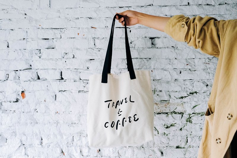 其他材質 手提包/手提袋 白色 - WHOSMiNG × 咖啡空少TRAVEL & COFFEE托特包