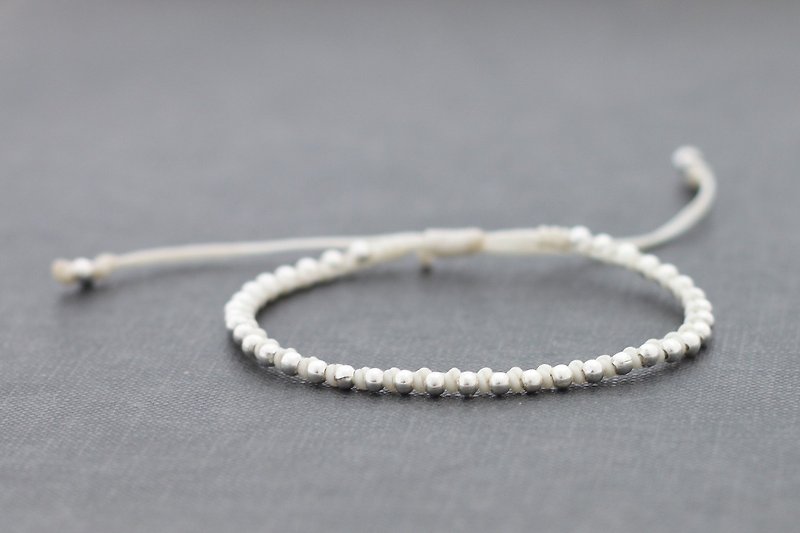 White Knotted Bracelets Woven Beaded Silver Unisex Adjustable Bracelets - สร้อยข้อมือ - ผ้าฝ้าย/ผ้าลินิน ขาว