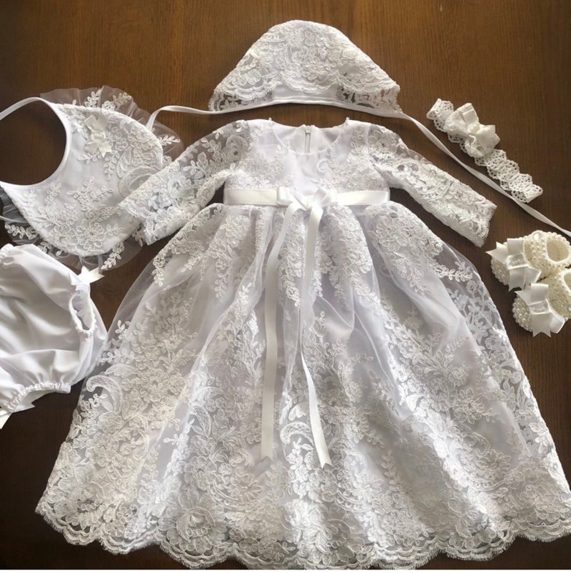White clothing set for baby girl: dress, bonnet, headband, panties, bib, shoes. - 男/女童禮服 - 其他材質 白色