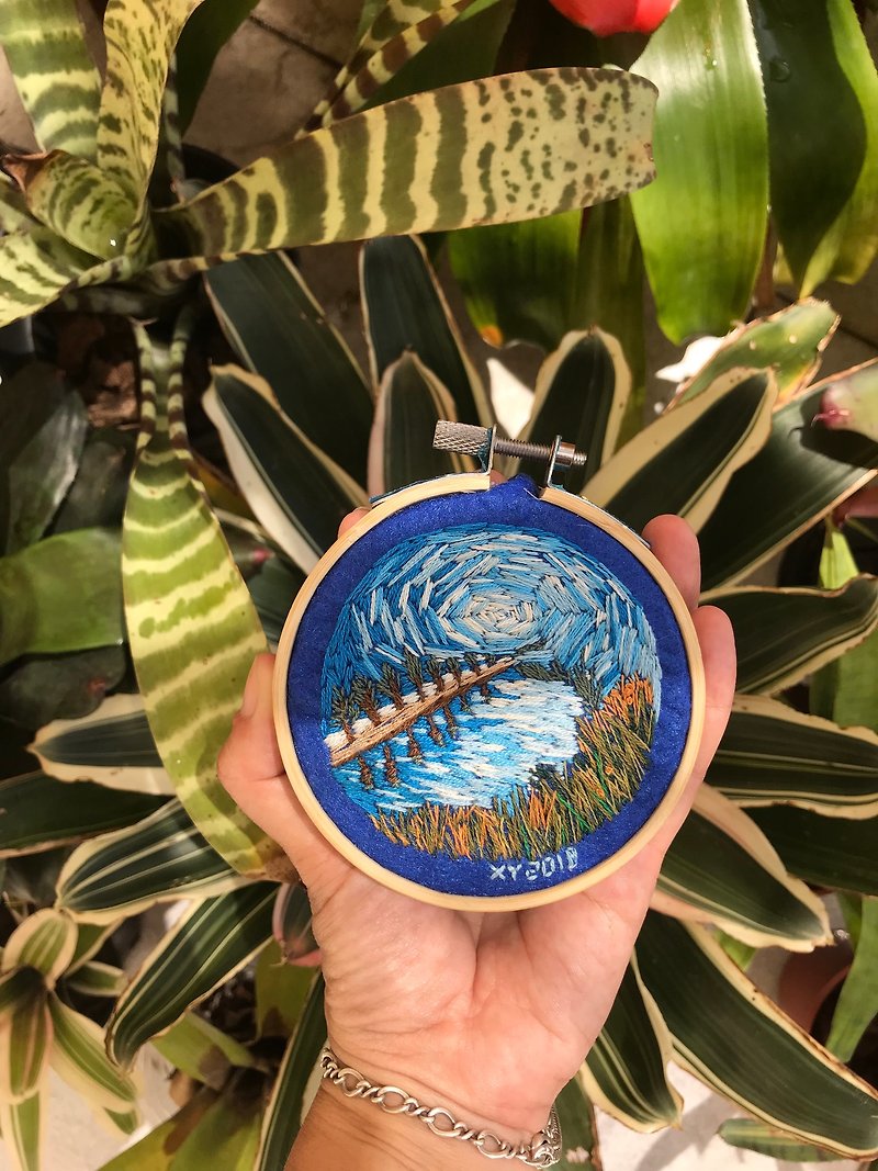 The adventure lake 3D embroidered 立體手工刺繡掛畫擺飾 - 裝飾/擺設  - 繡線 多色