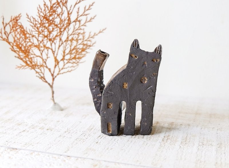 New Cat House- Black - Items for Display - Pottery White
