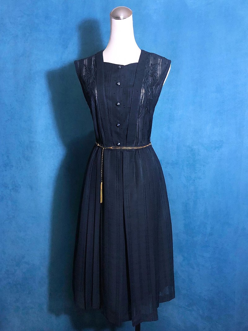 Embroidered textured sleeveless vintage dress / brought back to VINTAGE abroad - One Piece Dresses - Polyester Blue