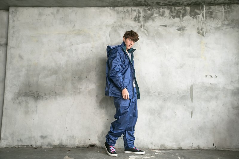 Benge Stair Japanese two-section raincoat-navy blue - ร่ม - วัสดุกันนำ้ สีน้ำเงิน