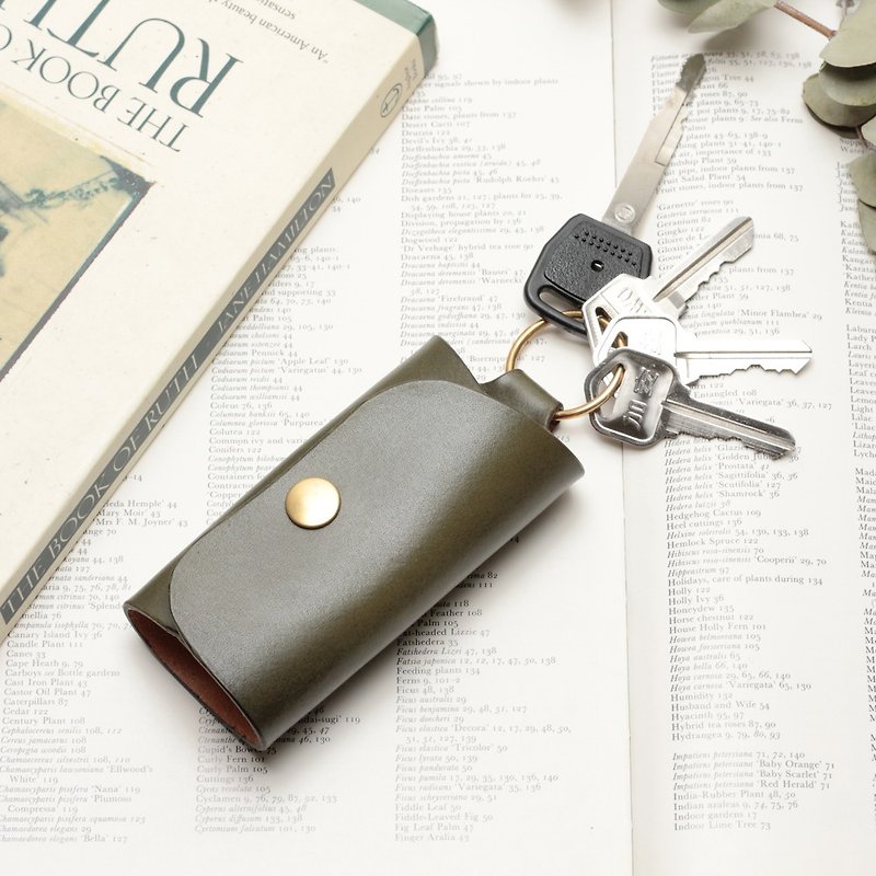 Minimal 純銅隱形扣環鑰匙包∣晨樹綠手染植鞣牛皮革∣多色 - 鑰匙圈/鑰匙包 - 真皮 綠色