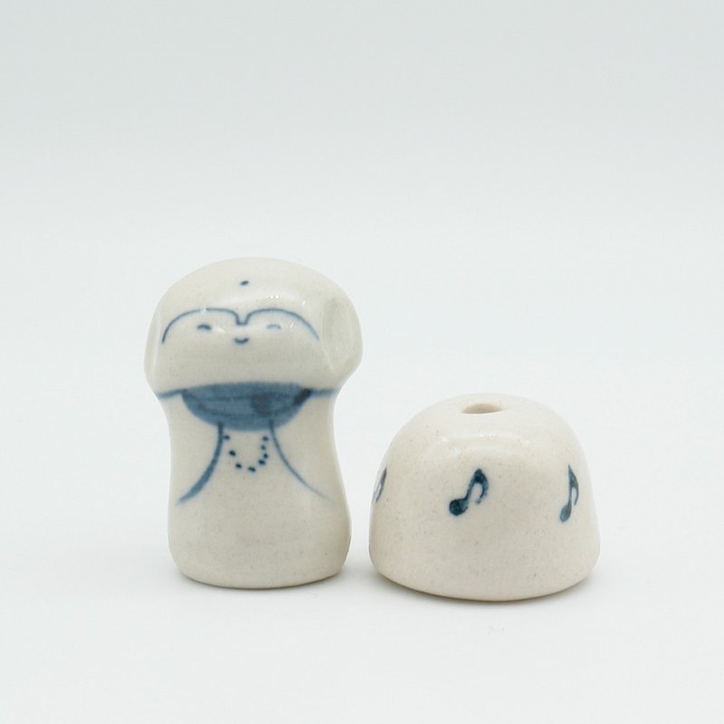 手作り陶人形　小さなお地蔵さまとお花たてセット - 擺飾/家飾品 - 瓷 白色