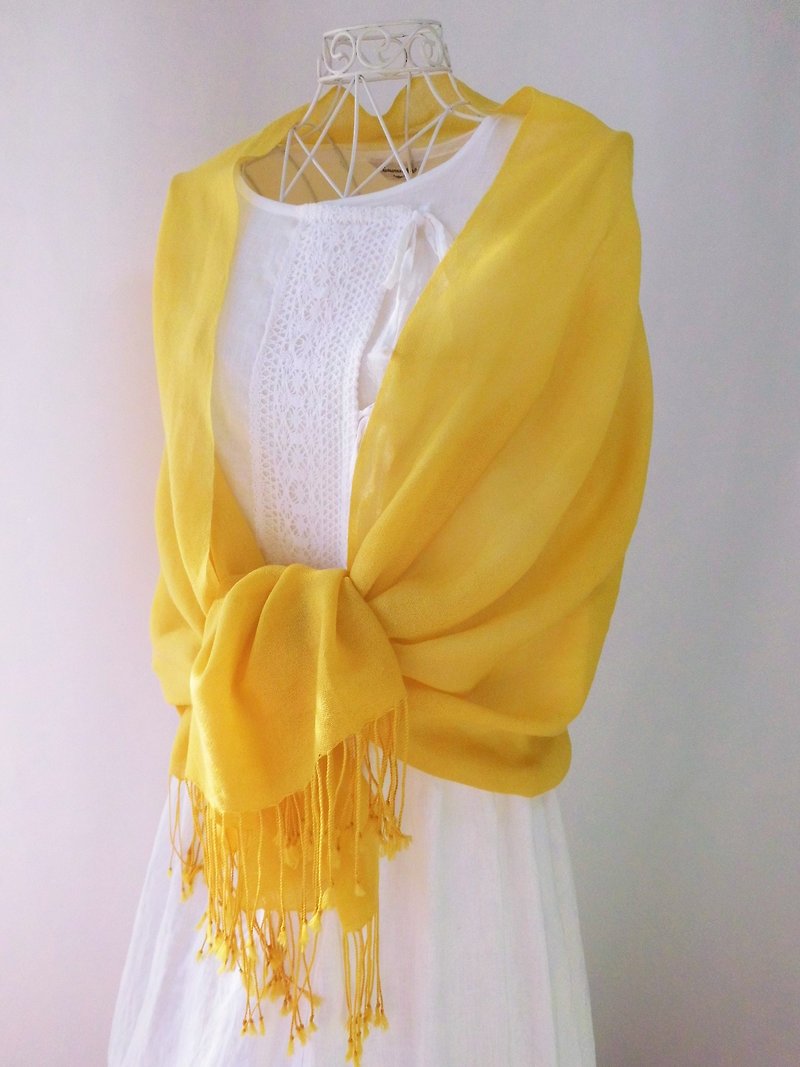 Plant dyeing, large wool long stole, smiling sun, pesticide-free marigold petal dyeing - Knit Scarves & Wraps - Wool Yellow