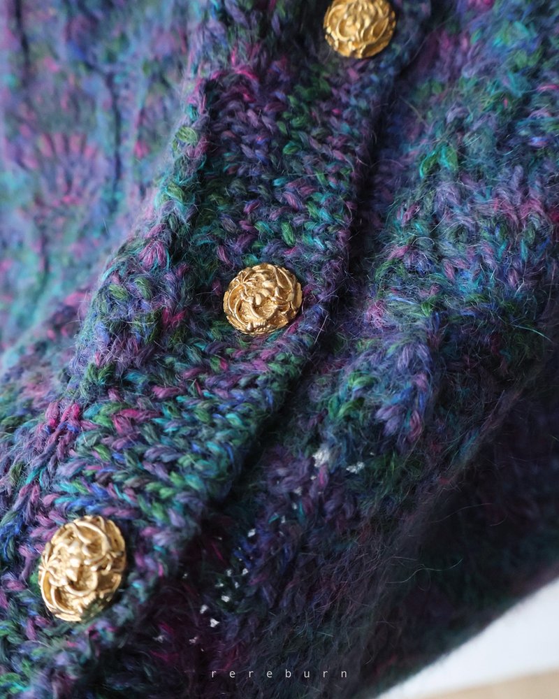 Winter retro neutral Japanese gold buckle knitted loose thin wool blue and purple vintage sweater jacket - Women's Sweaters - Wool Blue