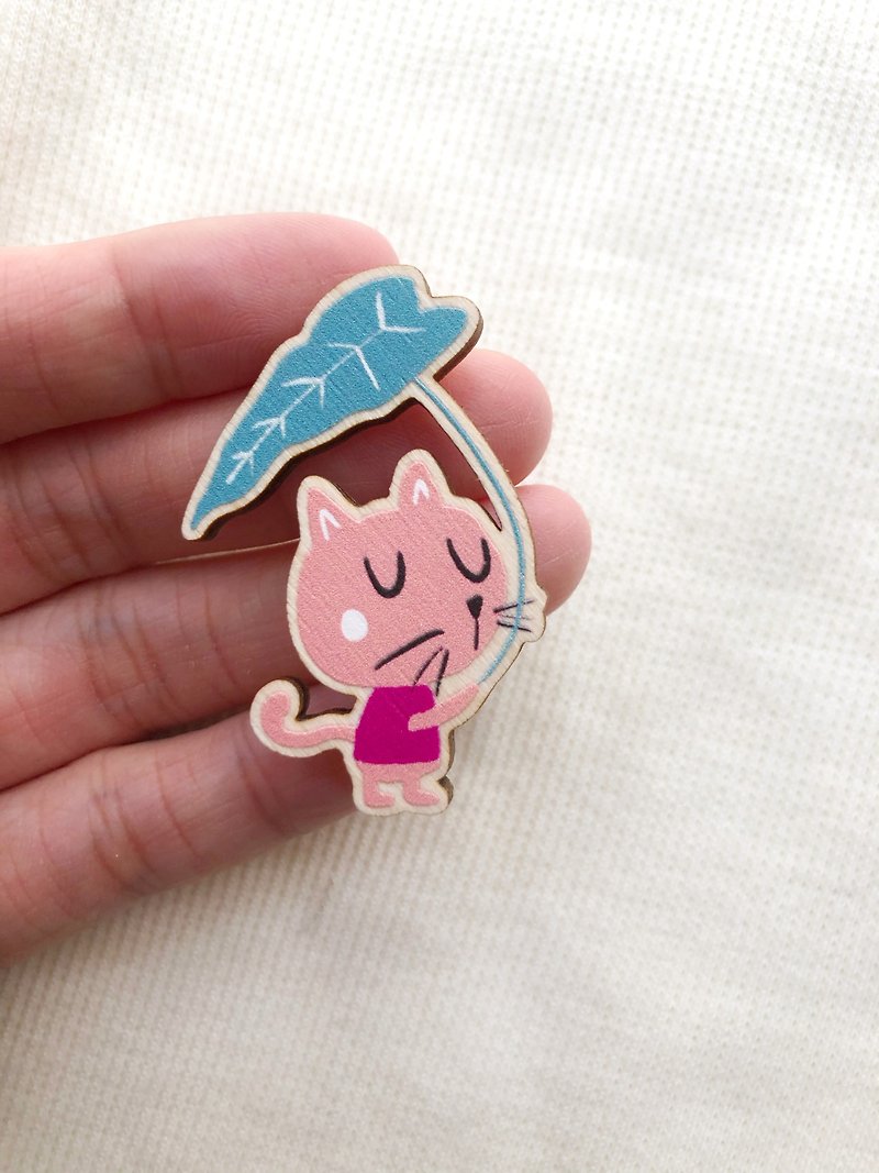 Rainy day small animal cat wood pin brooch - Brooches - Wood Pink