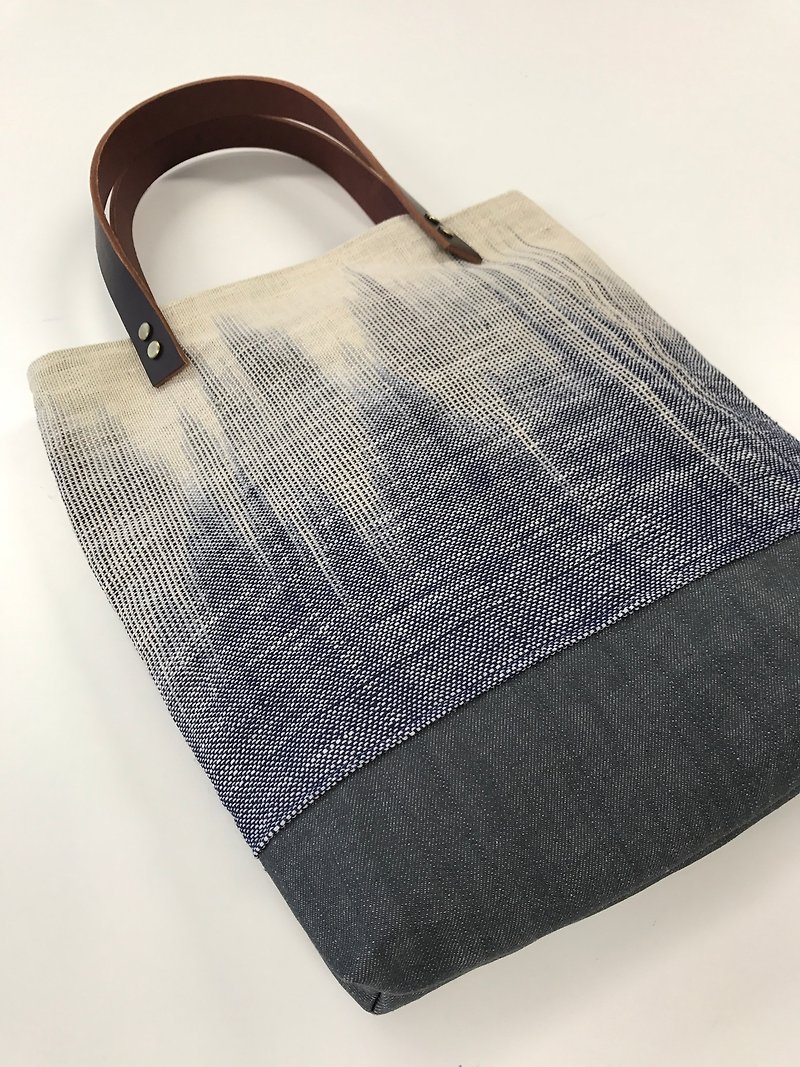 Natural dye handwoven fabric tote bag  (Beige) - กระเป๋าแมสเซนเจอร์ - ผ้าฝ้าย/ผ้าลินิน สีกากี