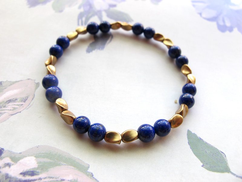 Lapis lazuli x brass [reverse the world] - hand-created natural stone series - Bracelets - Crystal Blue
