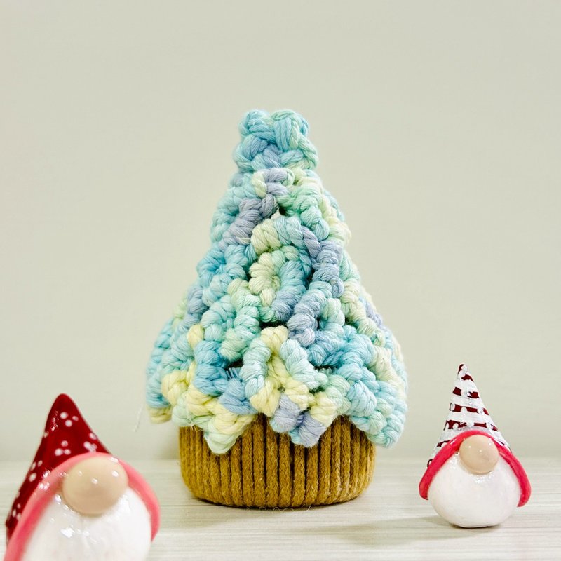 【手工製作】鉤針聖誕樹 耳環陳列 聖誕擺設 附聖誕燈串１條 - 擺飾/家飾品 - 棉．麻 多色