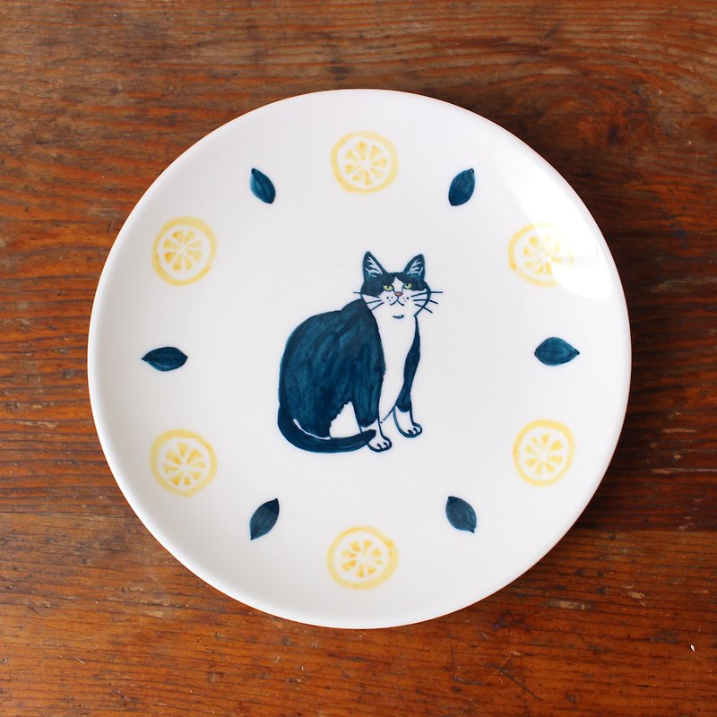 ハチワレ猫と檸檬 15.5cm皿 - 皿・プレート - 陶器 イエロー